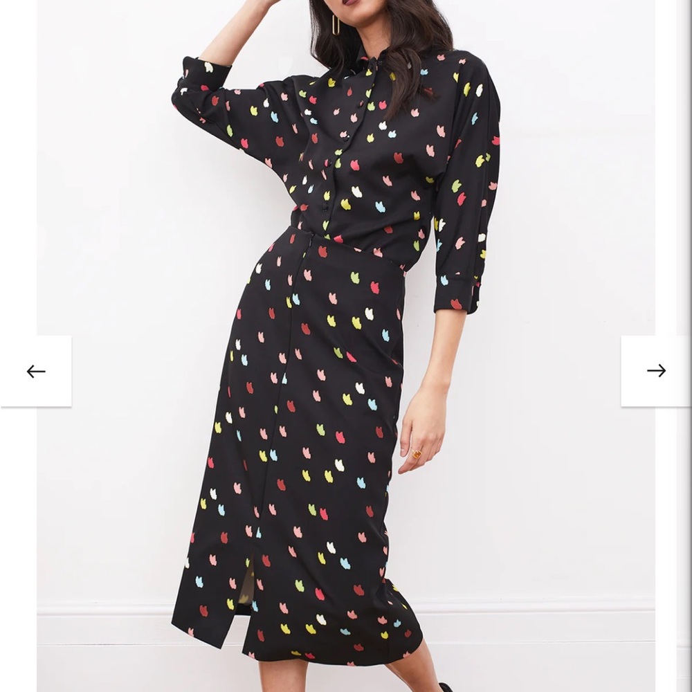 Phoebe Grace midi skirt size 8 UK (s)	Gem Zipped Skirt in Black Butterfly × 1